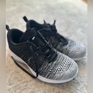APL Athletic Propulsion Labs TechLoom Pro Sneakers Black White Size 7.5